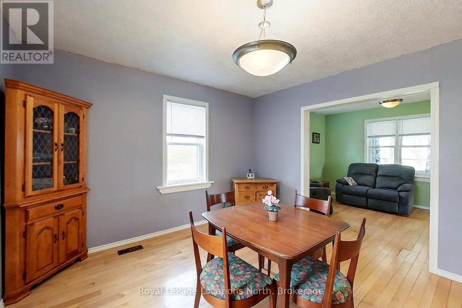 138268 GREY 112 ROAD