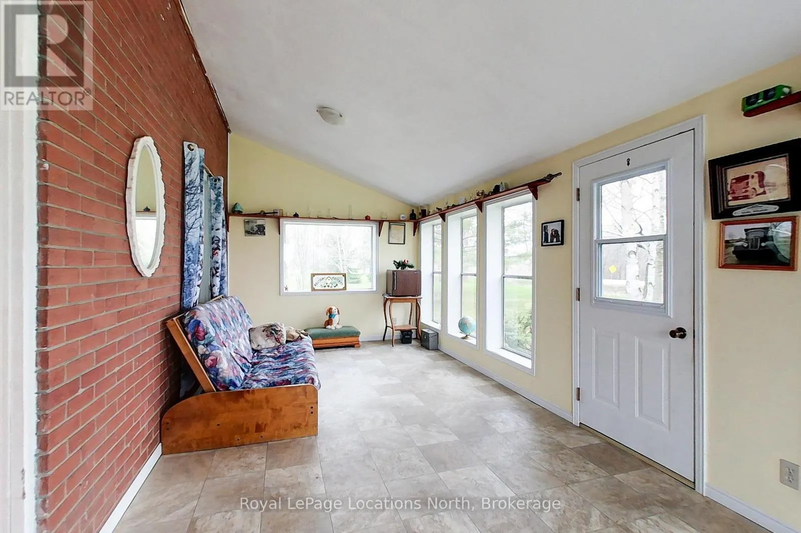 138268 GREY 112 ROAD