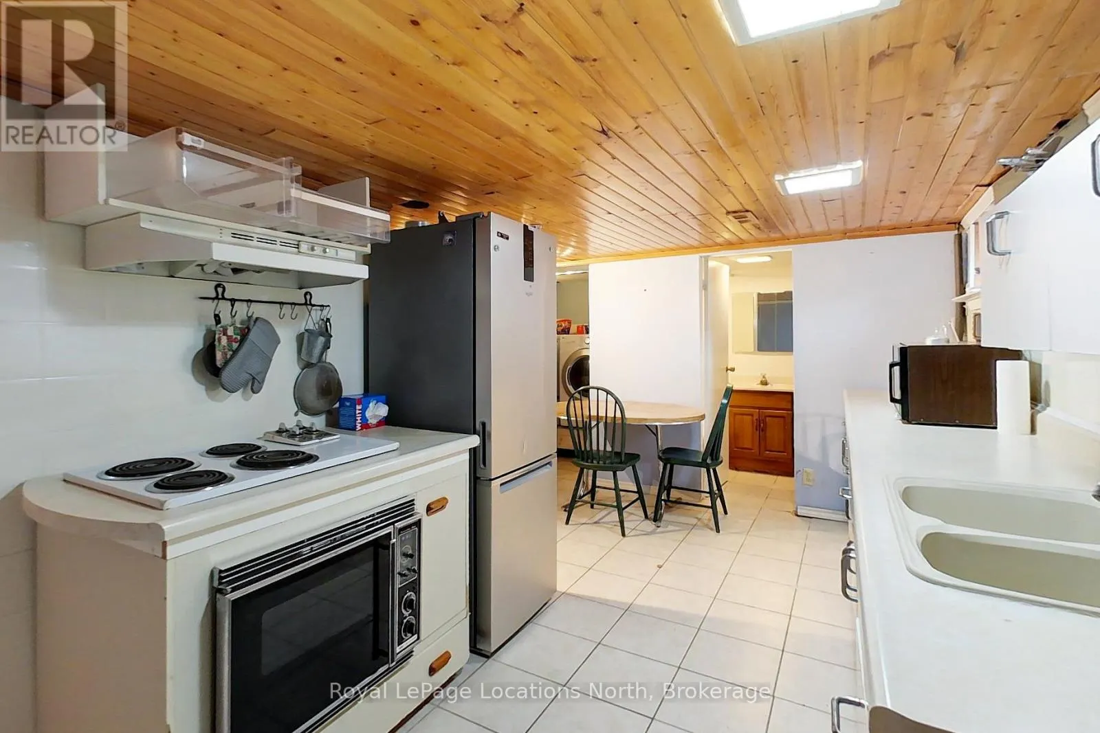 138268 GREY 112 ROAD