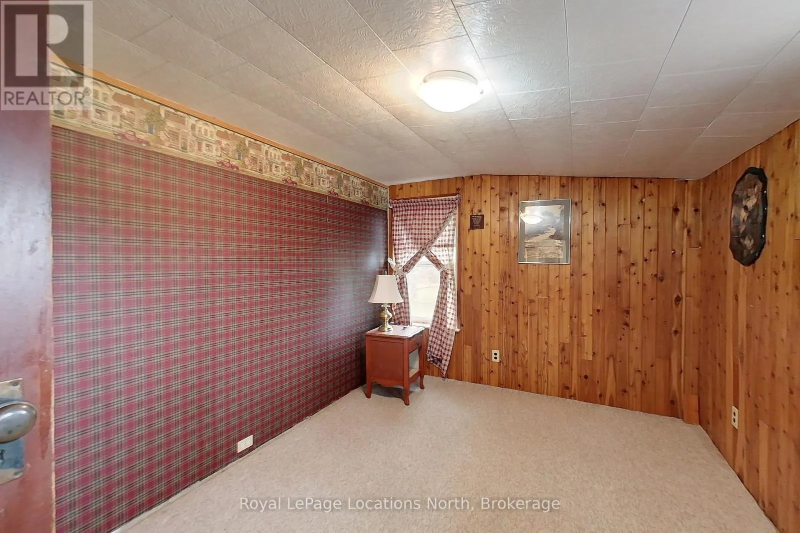 138268 GREY 112 ROAD