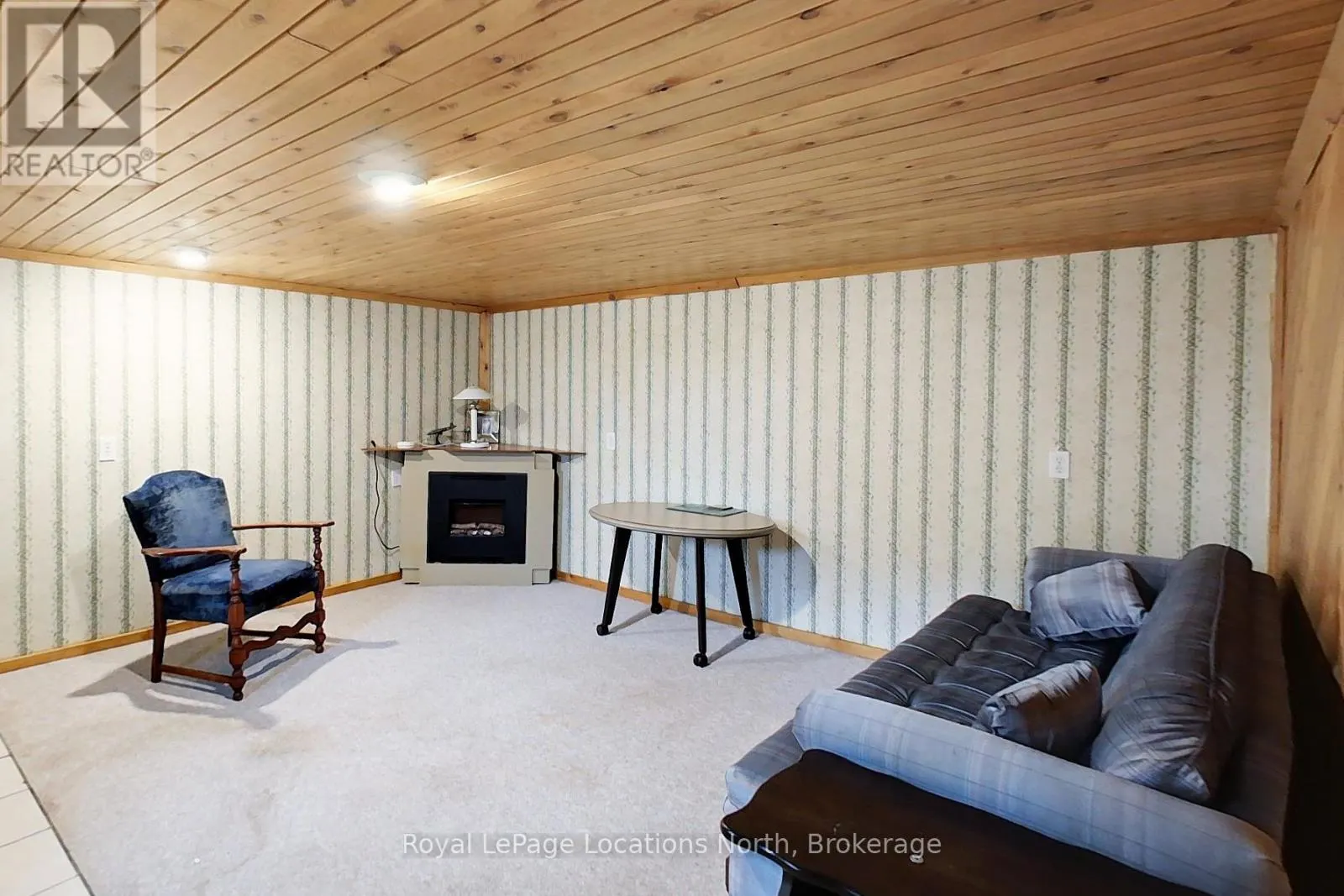 138268 GREY 112 ROAD