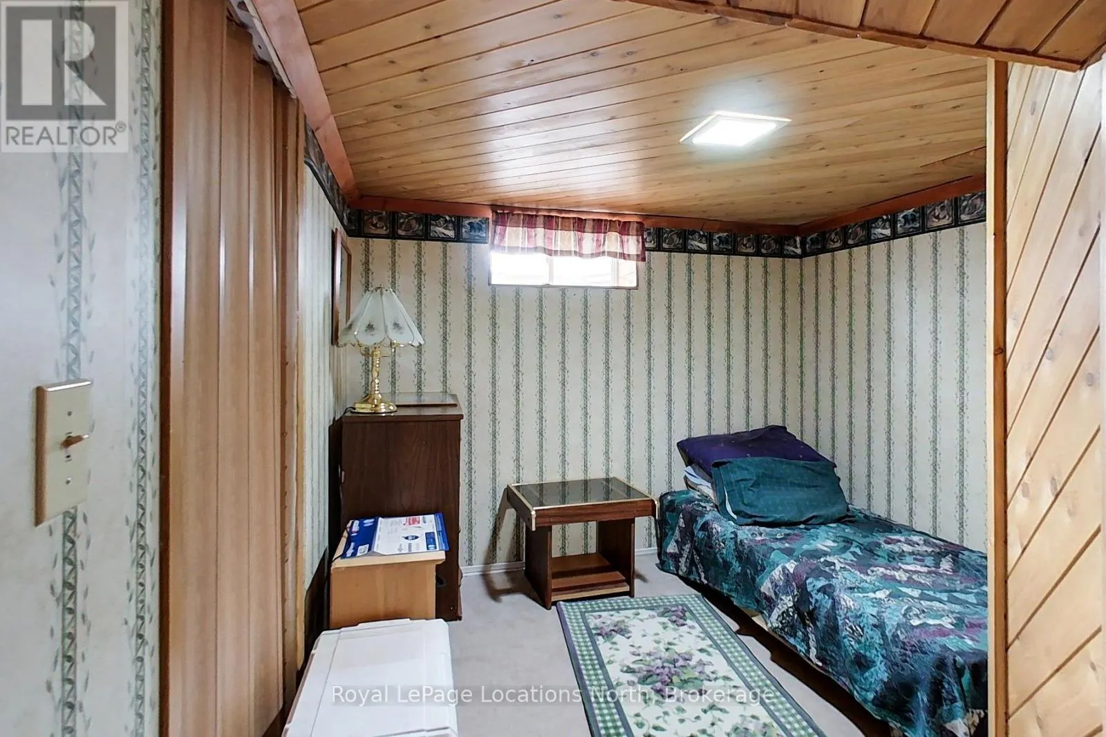 138268 GREY 112 ROAD