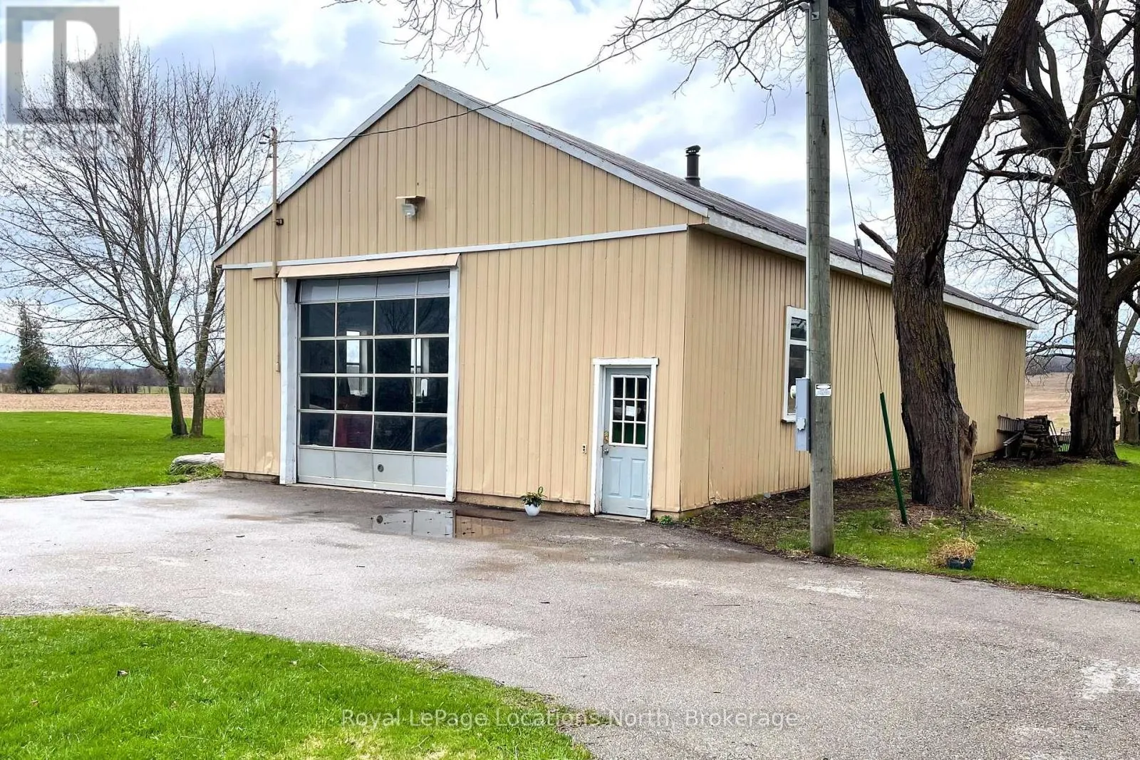 138268 GREY 112 ROAD
