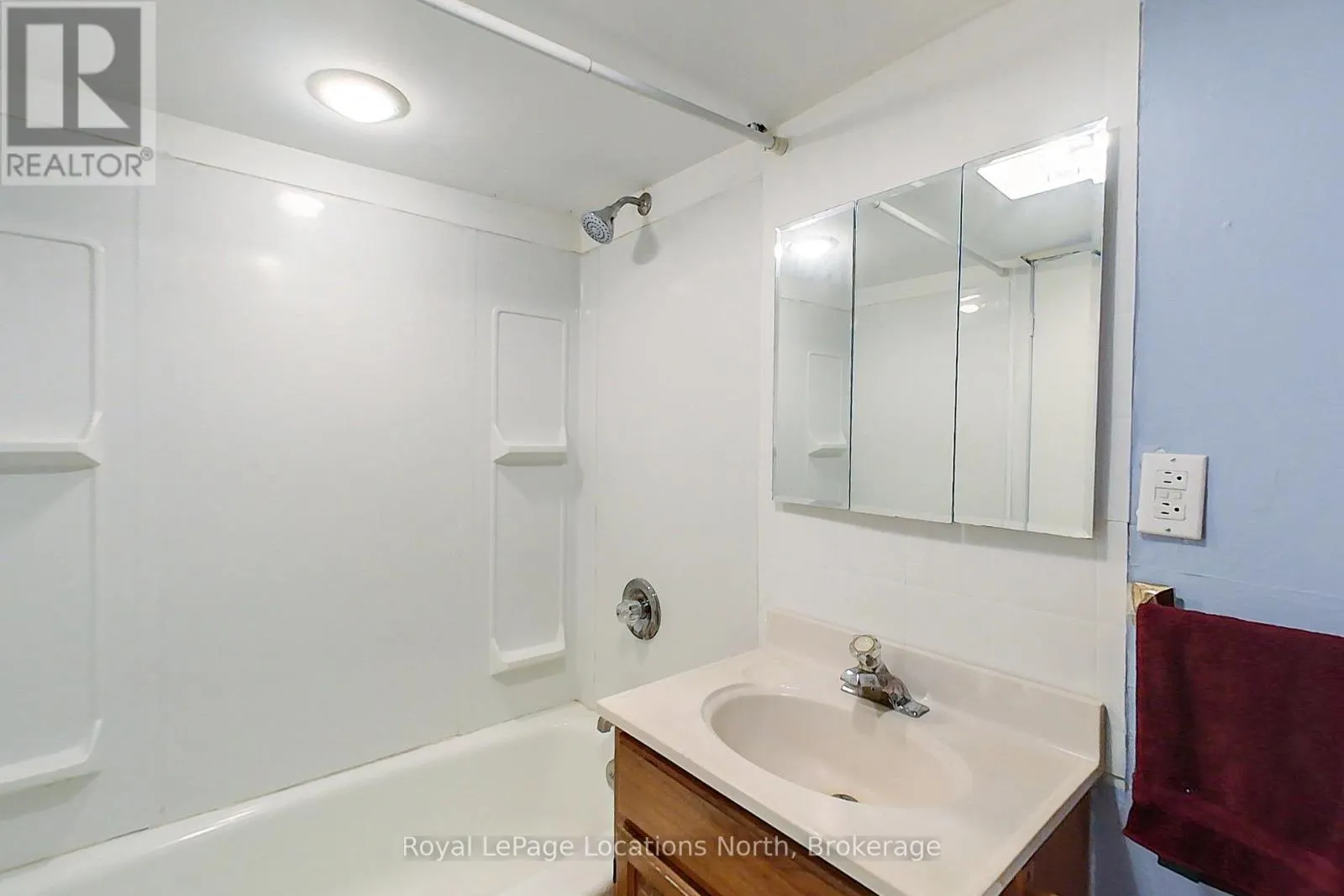 138268 GREY 112 ROAD