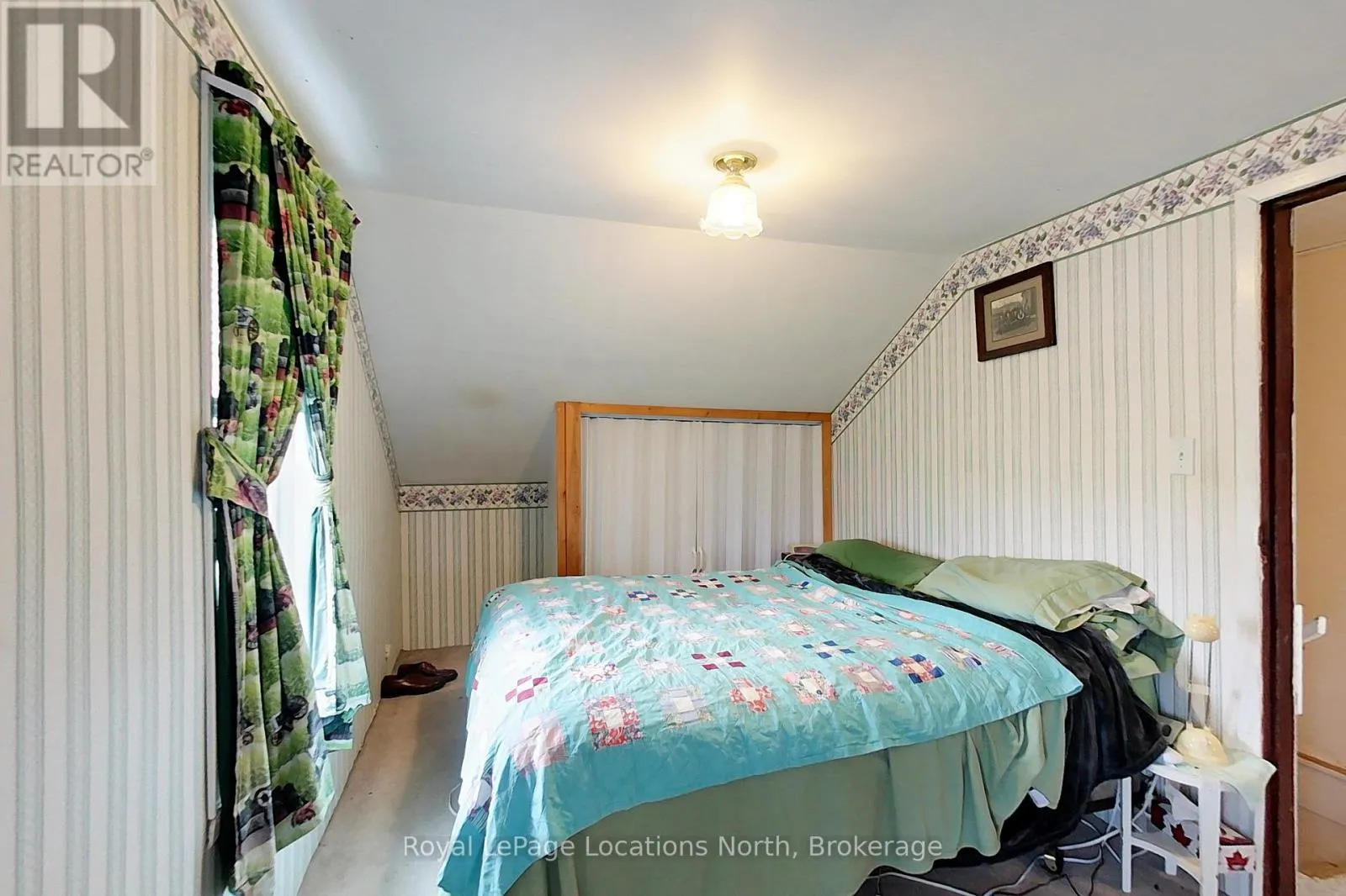 138268 GREY 112 ROAD