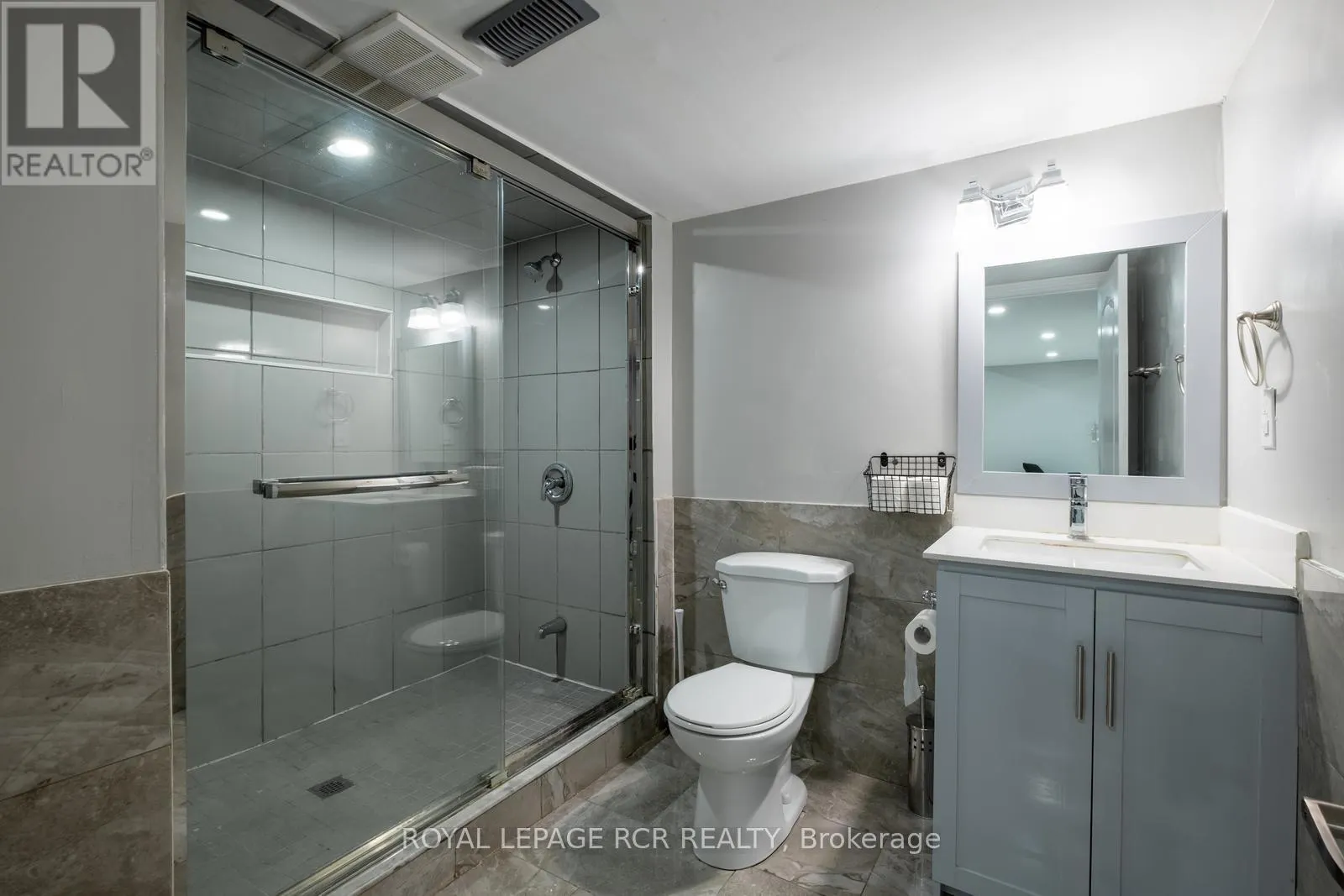 18 LEENDERS LANE