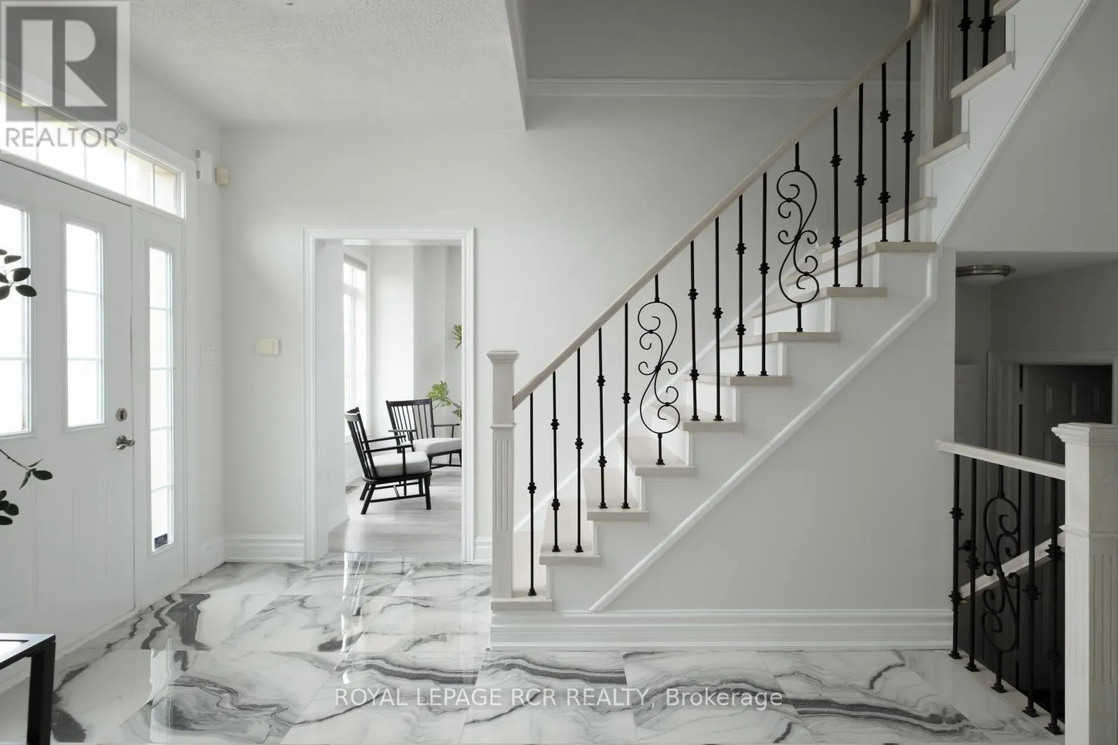 18 LEENDERS LANE