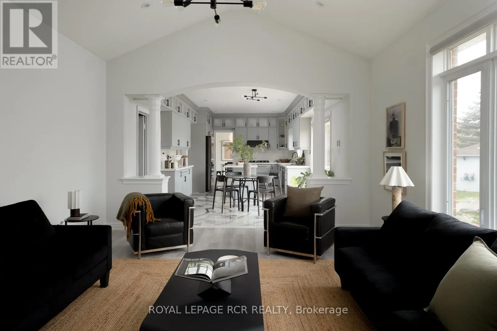 18 LEENDERS LANE