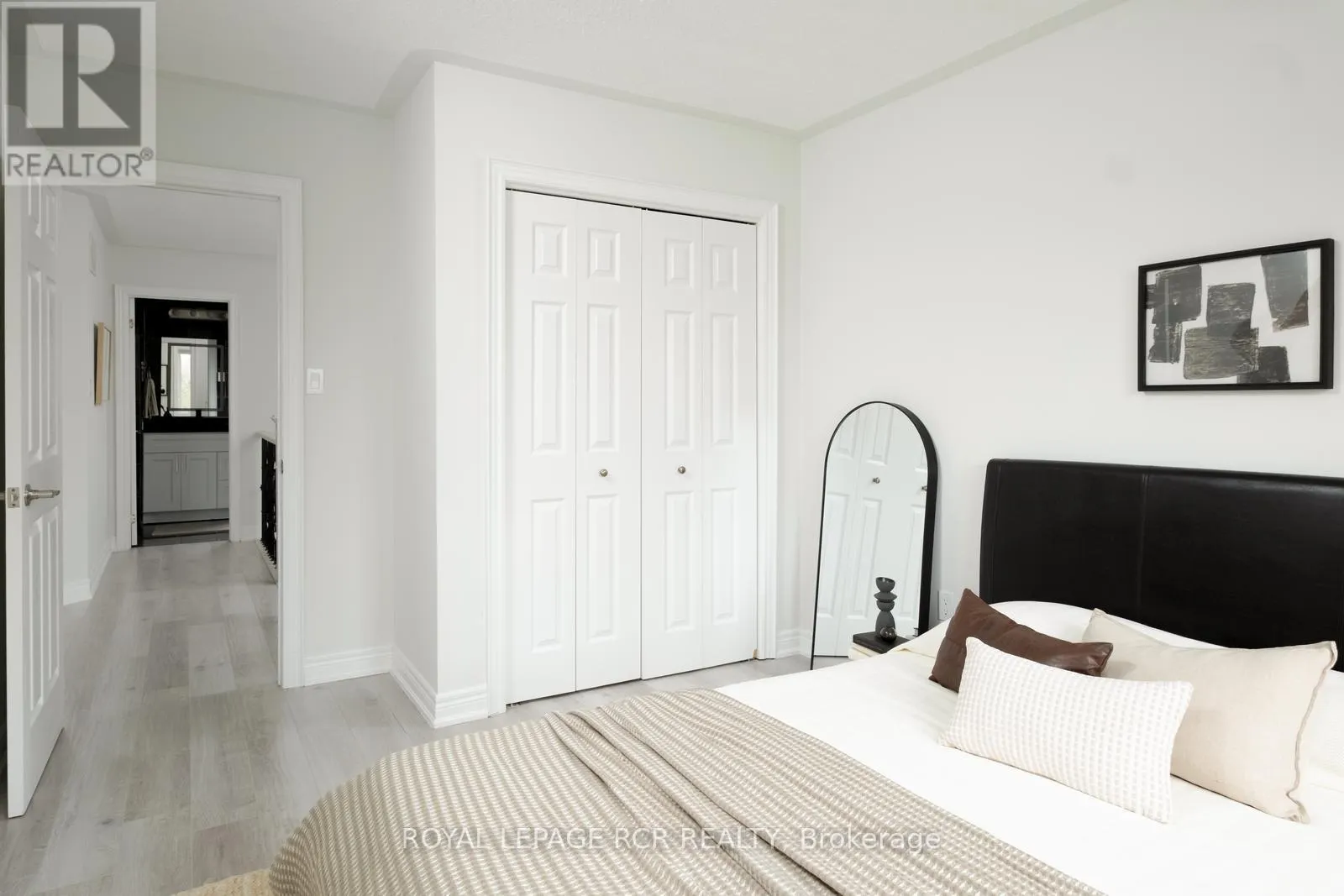 18 LEENDERS LANE