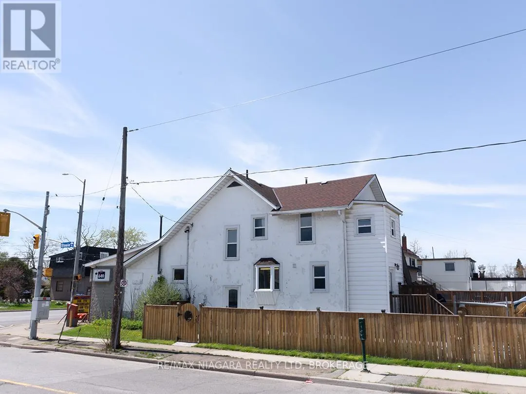 481 MAIN STREET W