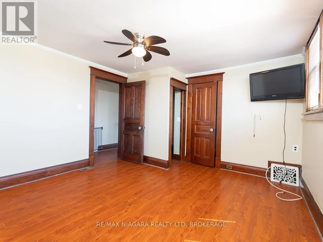 481 MAIN STREET W