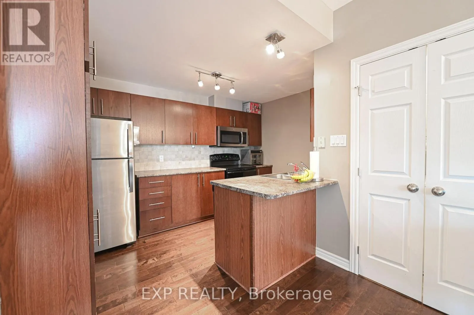 G - 1113 STITTSVILLE MAIN STREET N