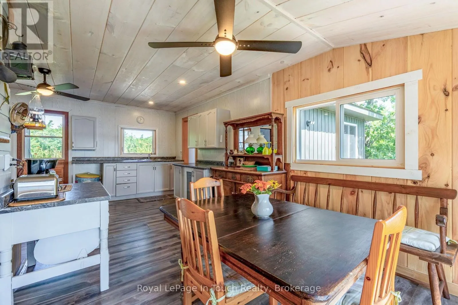 34 B320 SANS SOUCI ISLAND