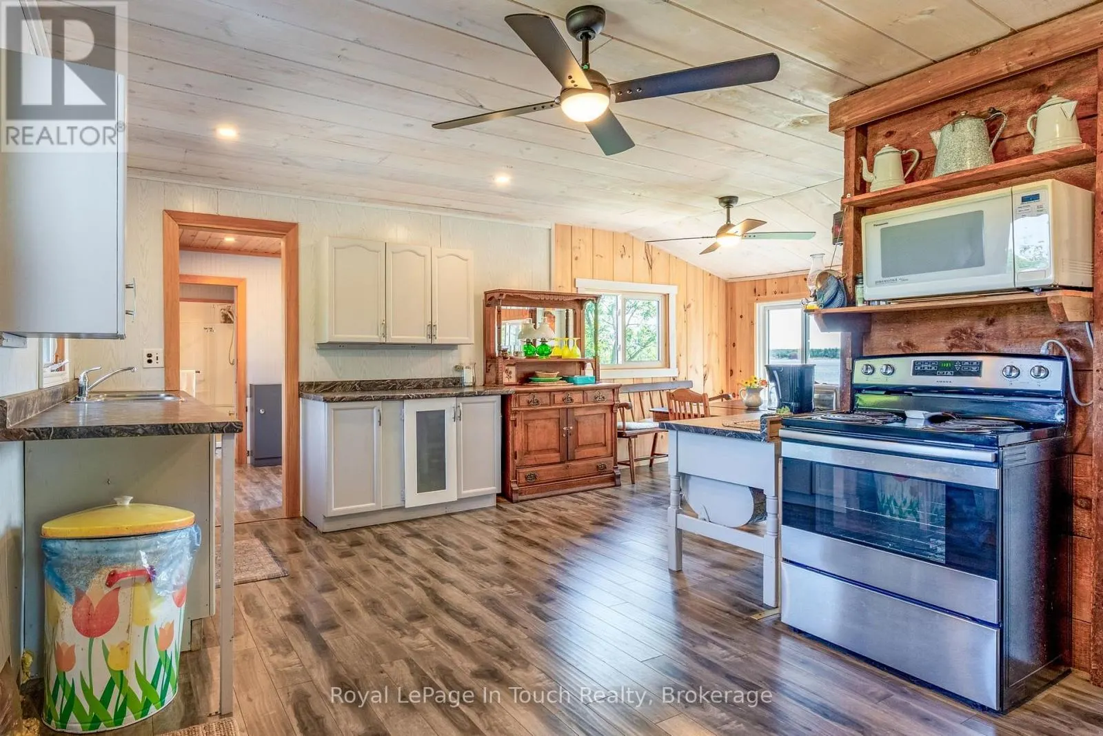 34 B320 SANS SOUCI ISLAND