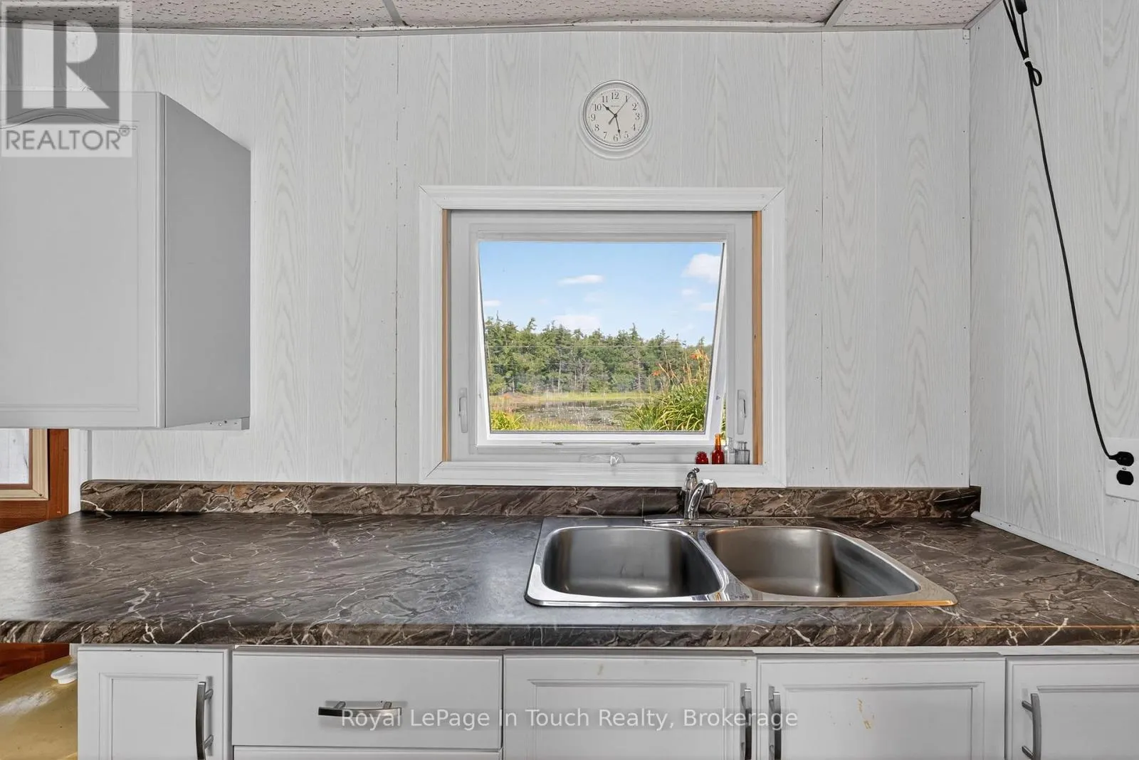 34 B320 SANS SOUCI ISLAND