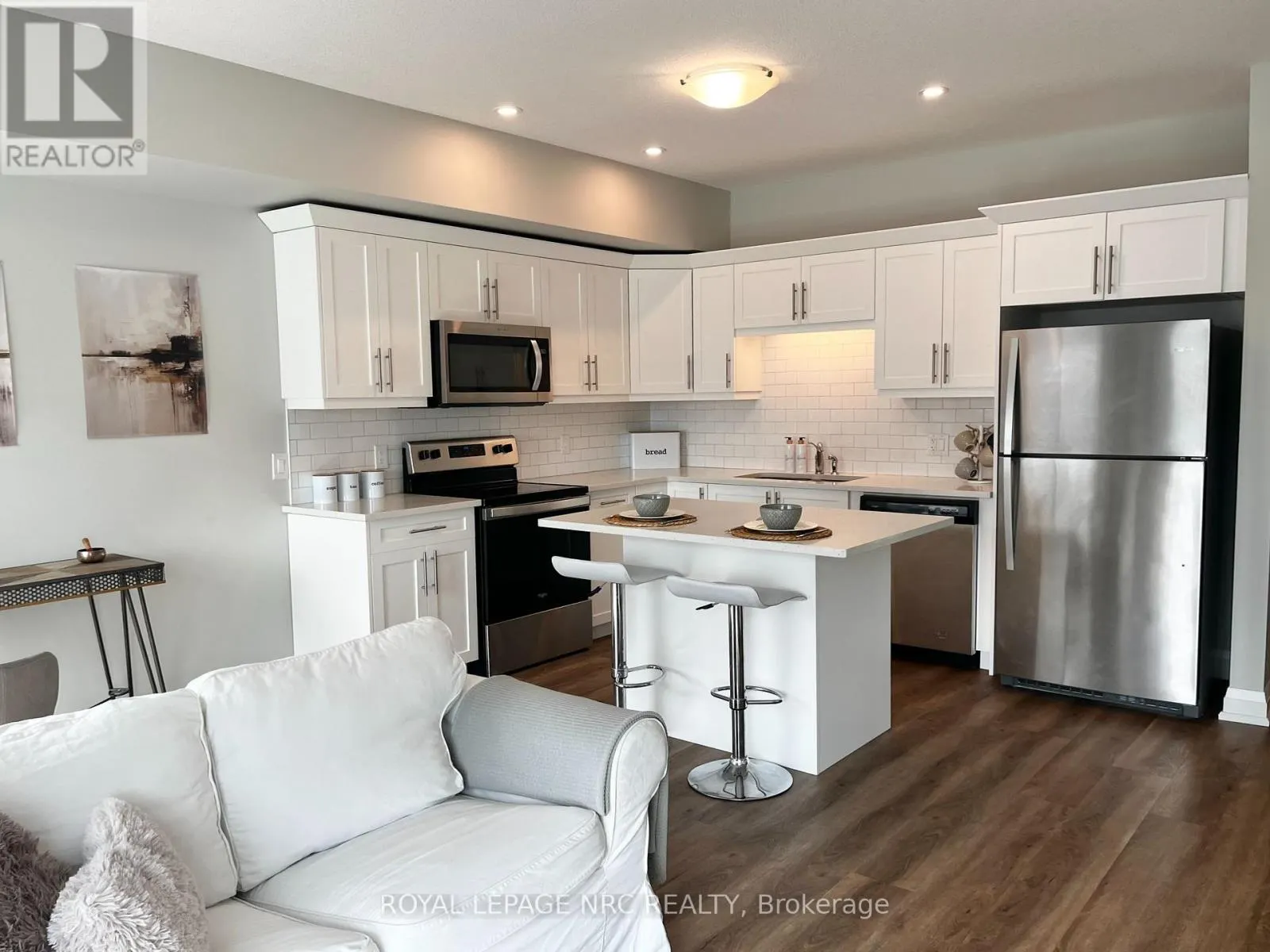 300 - 120 SUMMERSIDES BOULEVARD #300