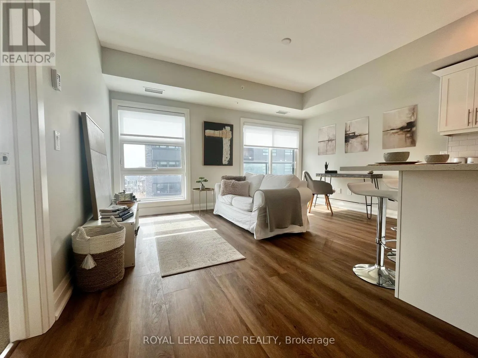 300 - 120 SUMMERSIDES BOULEVARD #300