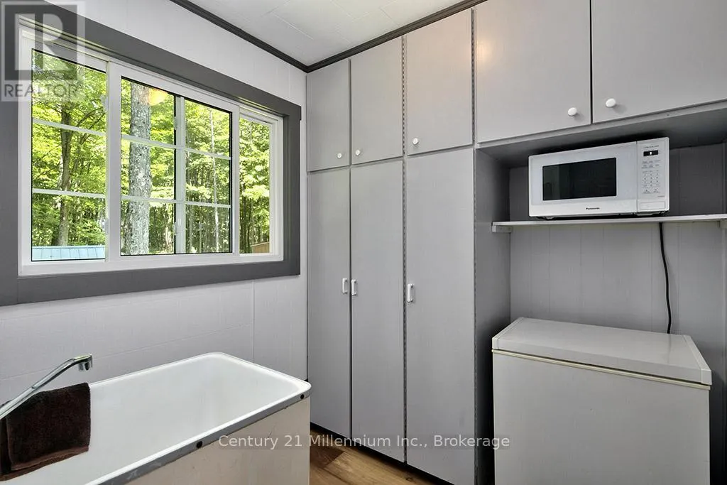 495115 GREY 2 ROAD
