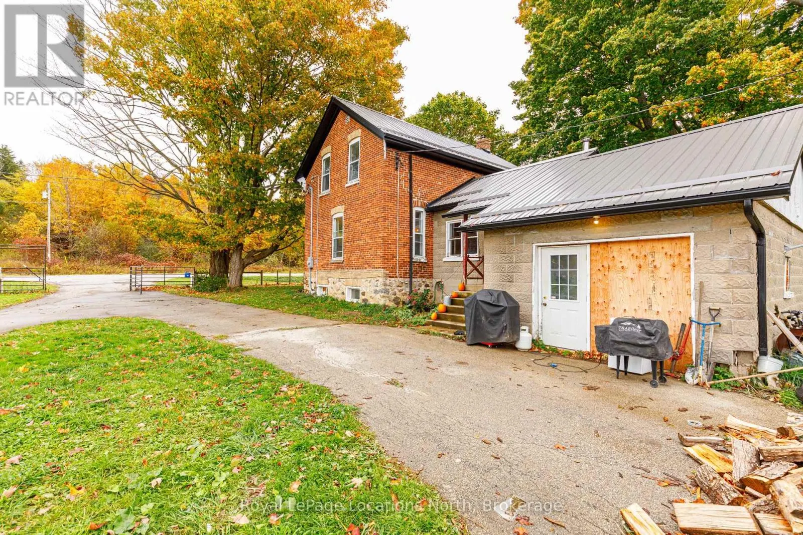 137662 GREY ROAD 12