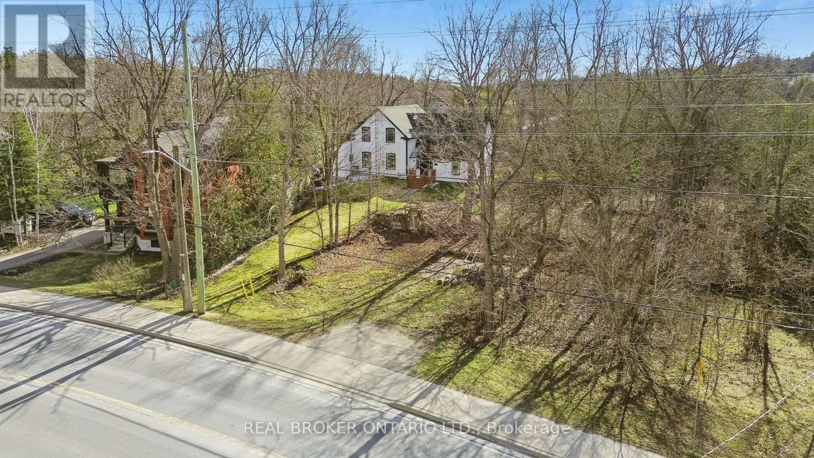 285 MAIN STREET S