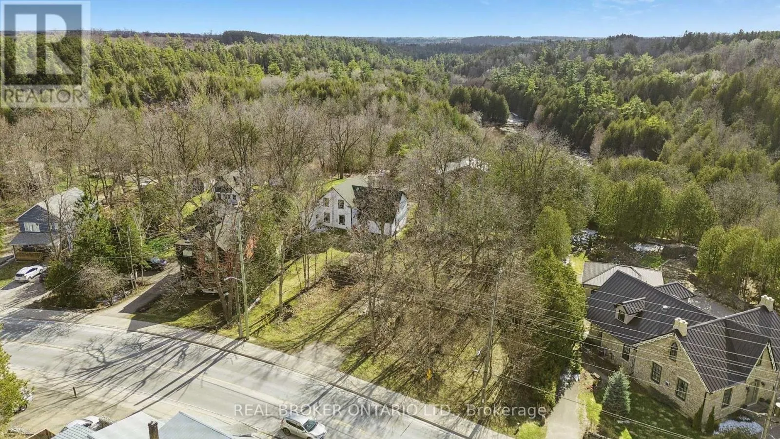285 MAIN STREET S