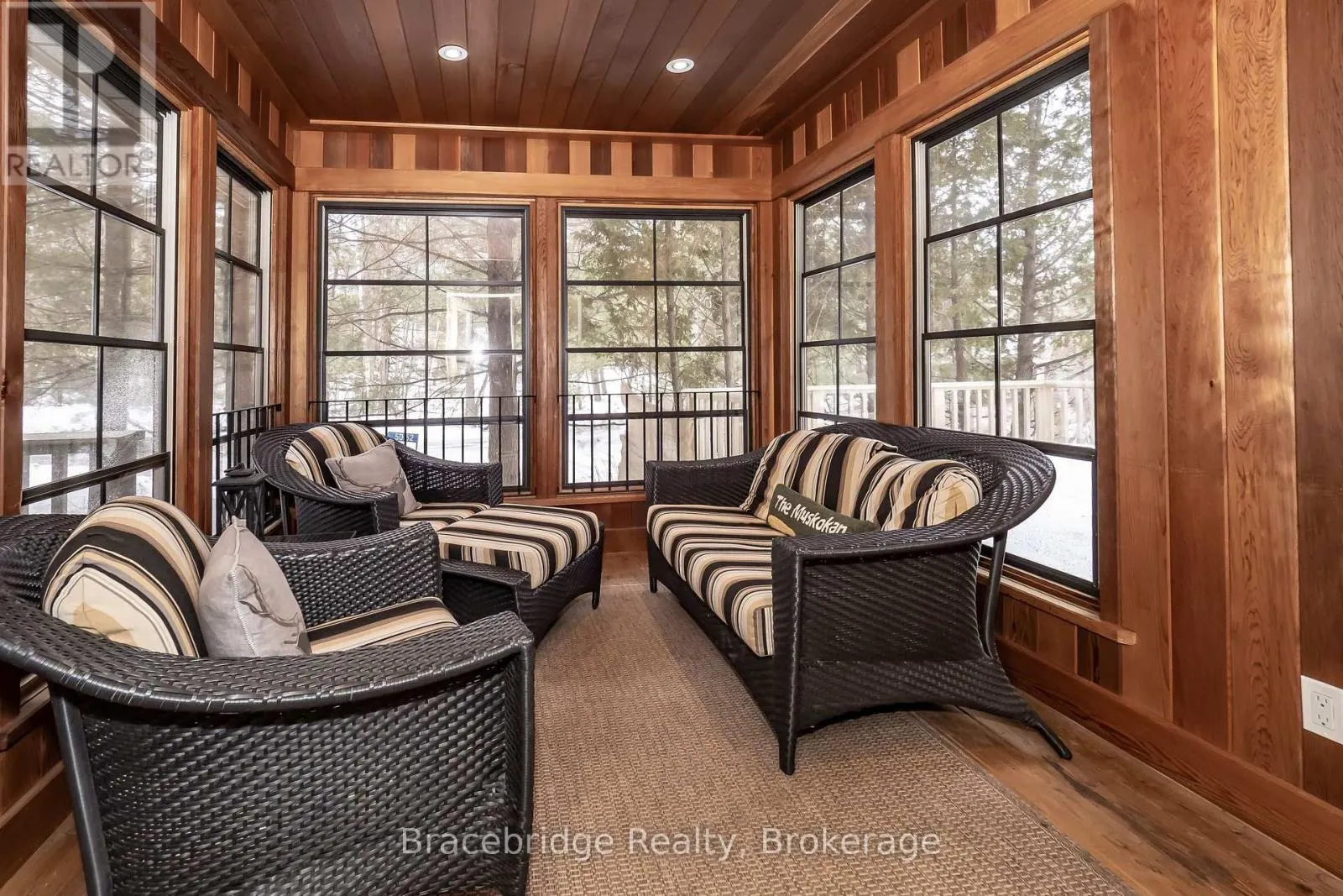 CARLING 10 W3 - 3876 MUSKOKA RD 118 HIGHWAY W