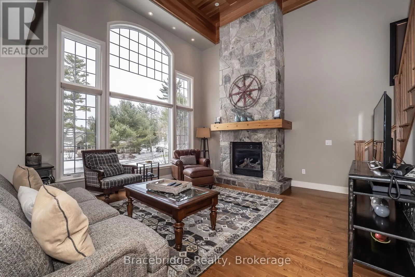 CARLING 10 W3 - 3876 MUSKOKA RD 118 HIGHWAY W