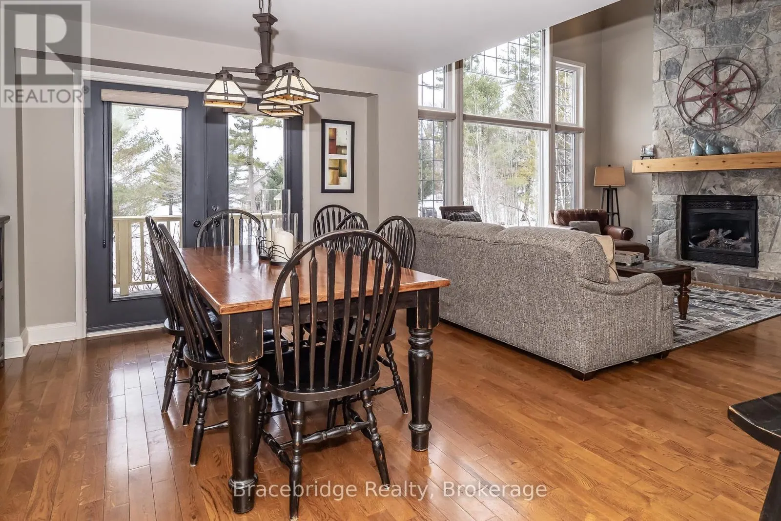 CARLING 10 W3 - 3876 MUSKOKA RD 118 HIGHWAY W