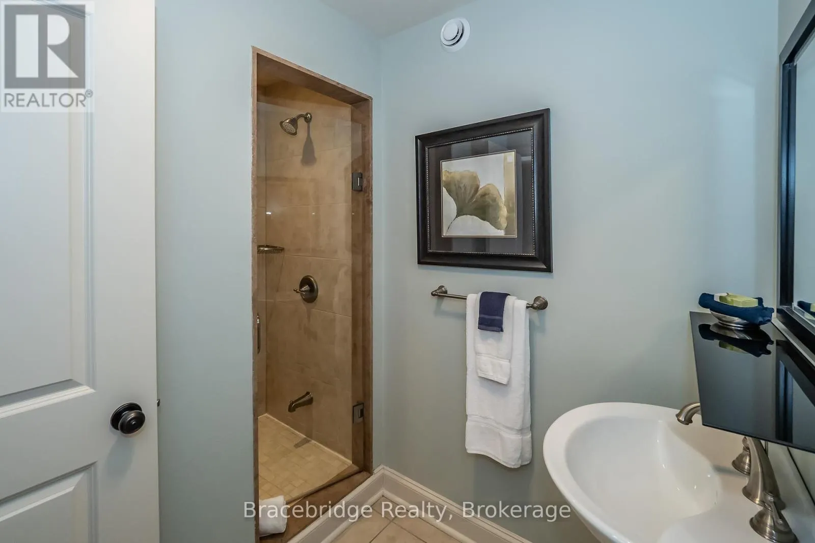 CARLING 10 W3 - 3876 MUSKOKA RD 118 HIGHWAY W