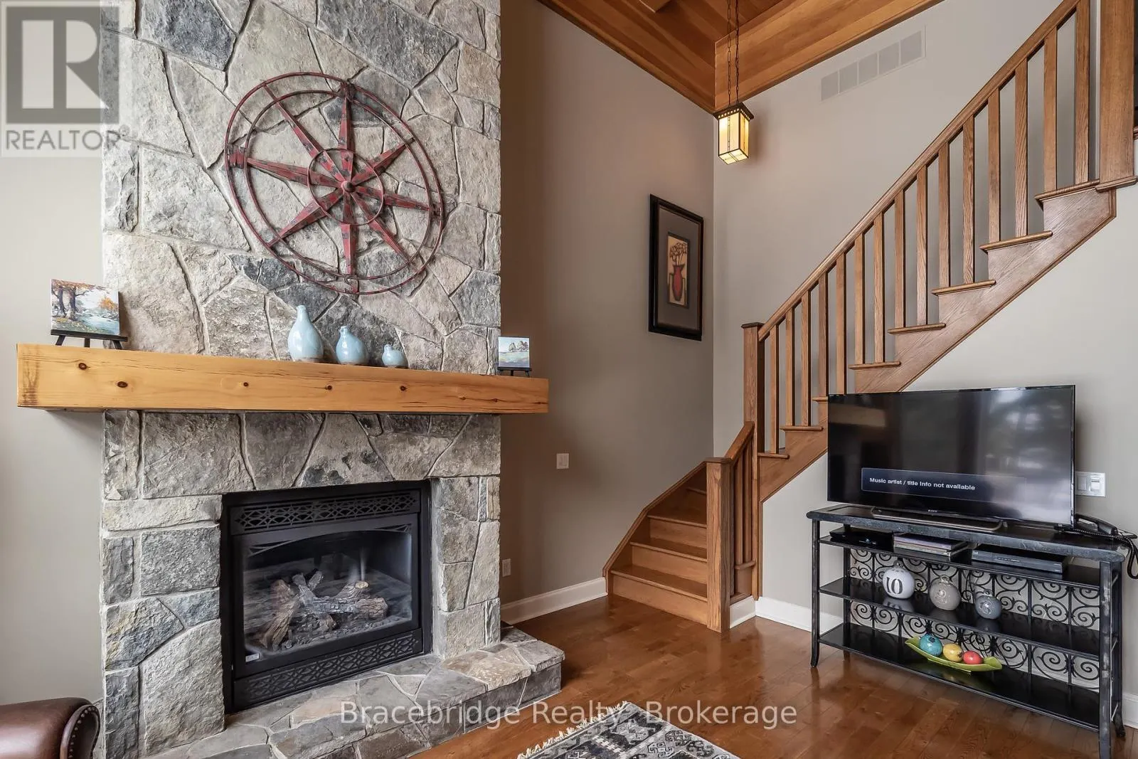 CARLING 10 W3 - 3876 MUSKOKA RD 118 HIGHWAY W