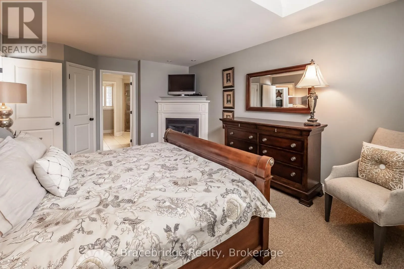 CARLING 10 W3 - 3876 MUSKOKA RD 118 HIGHWAY W