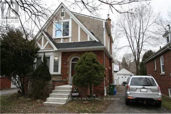 28 HOLLYWOOD STREET N