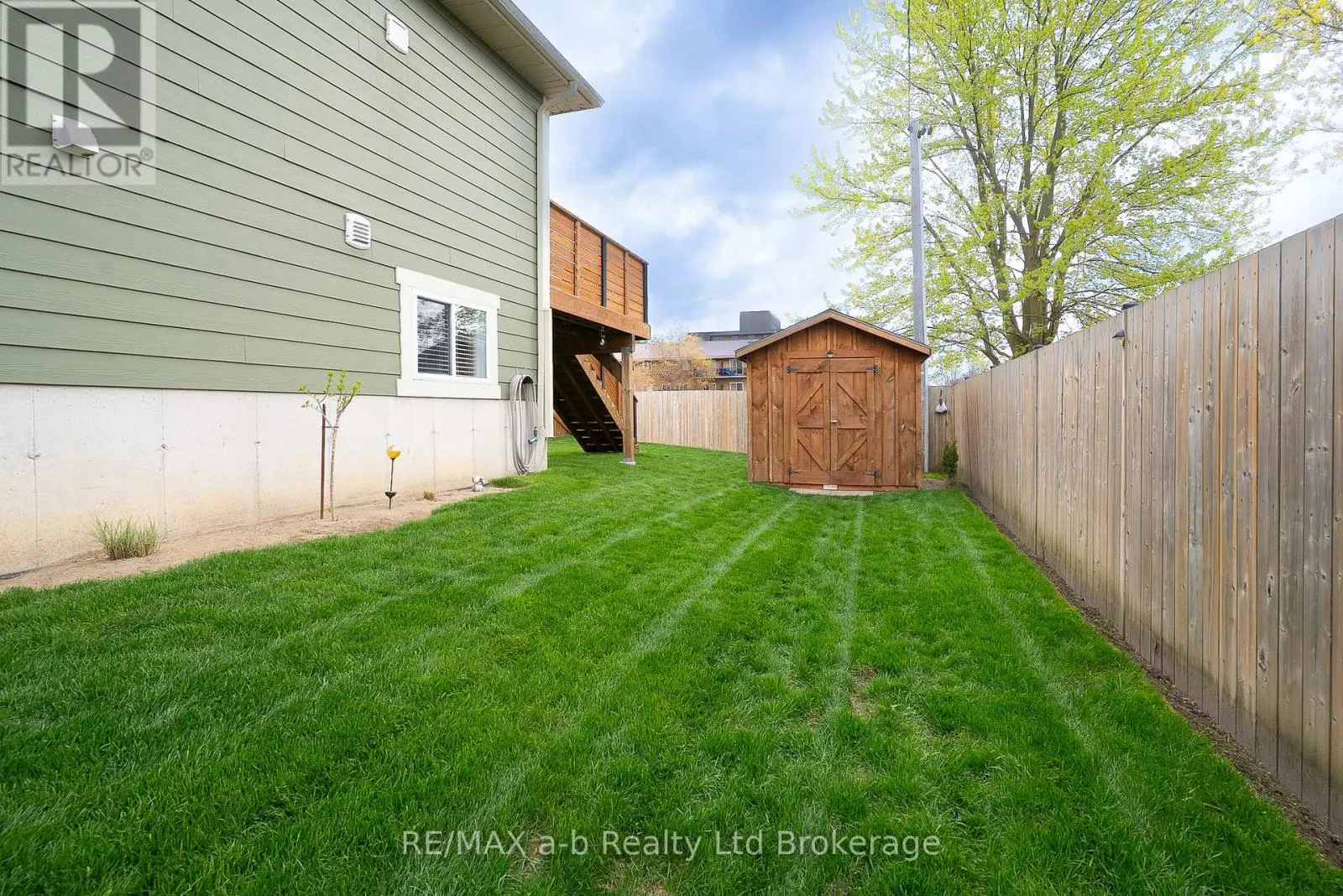 136 MAPLE LANE