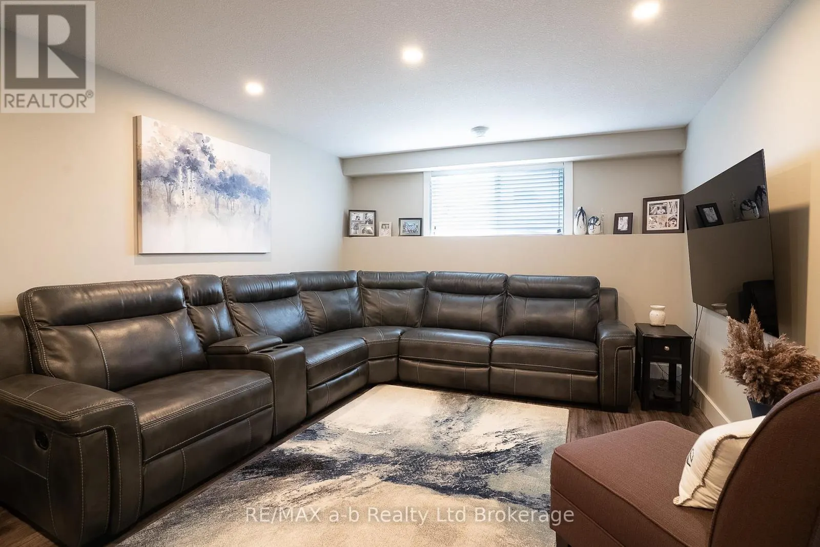 136 MAPLE LANE