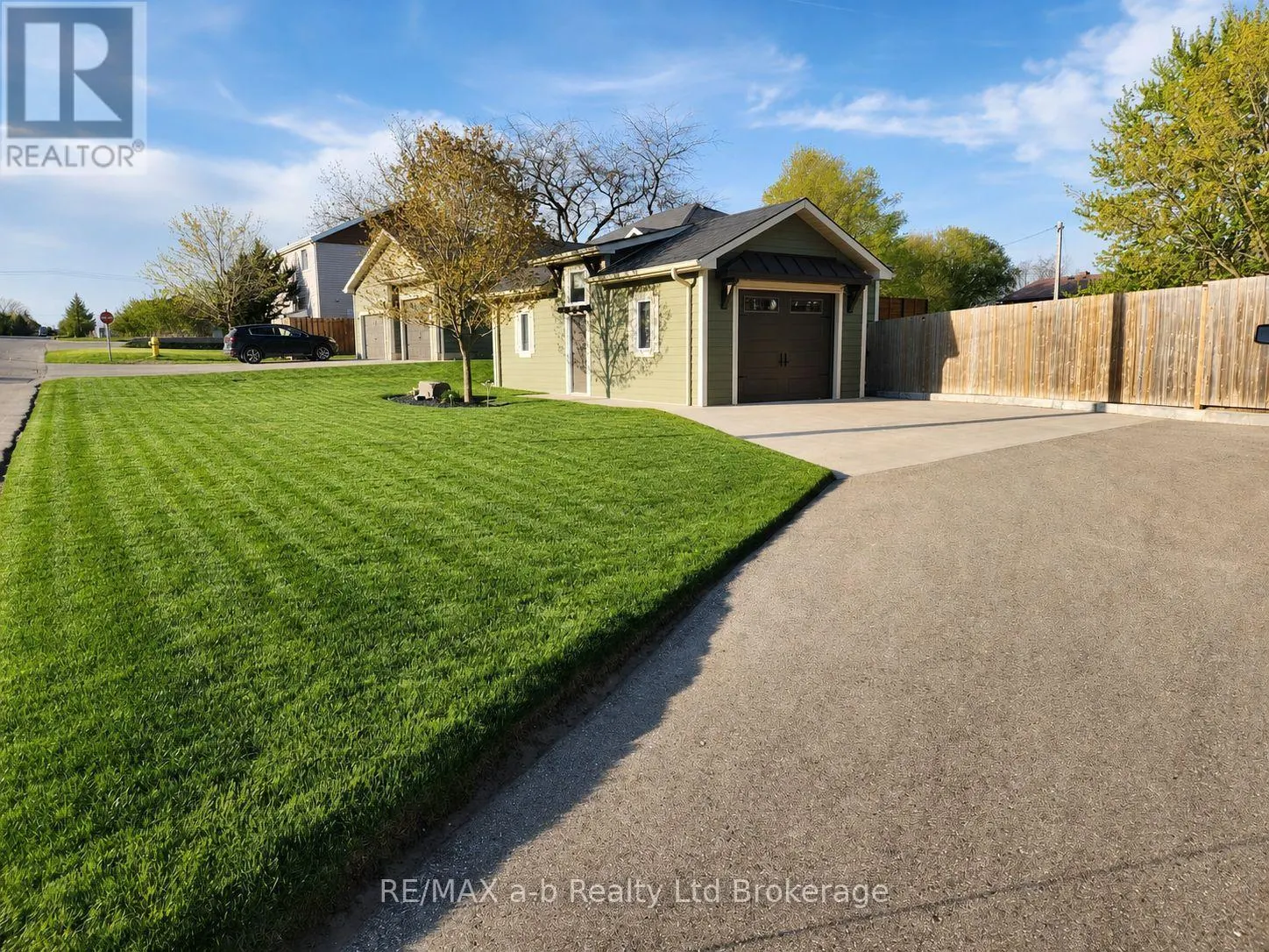 136 MAPLE LANE