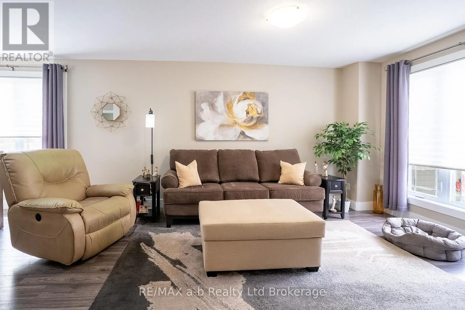 136 MAPLE LANE