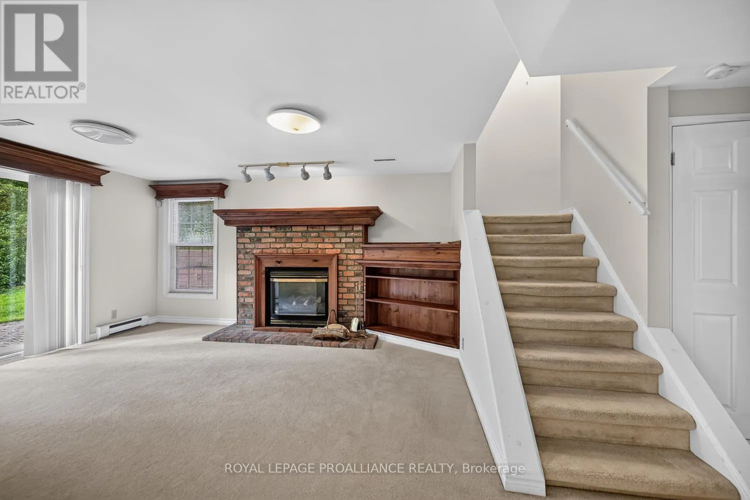 39 COUNTRY CLUB PLACE