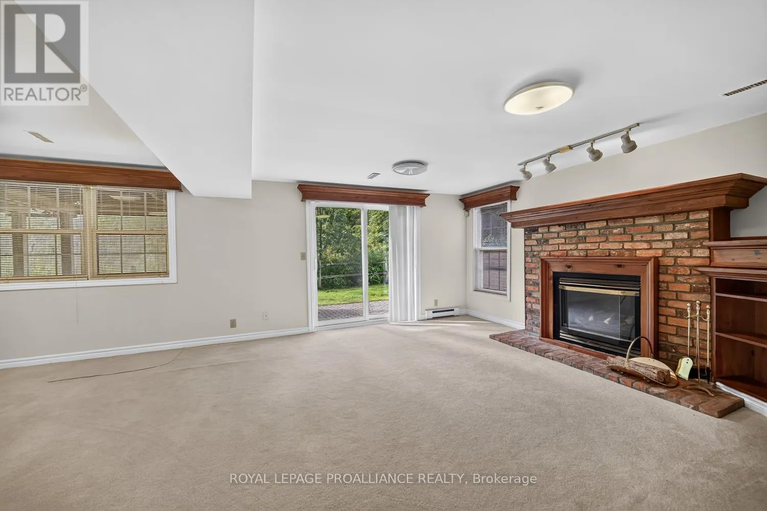 39 COUNTRY CLUB PLACE