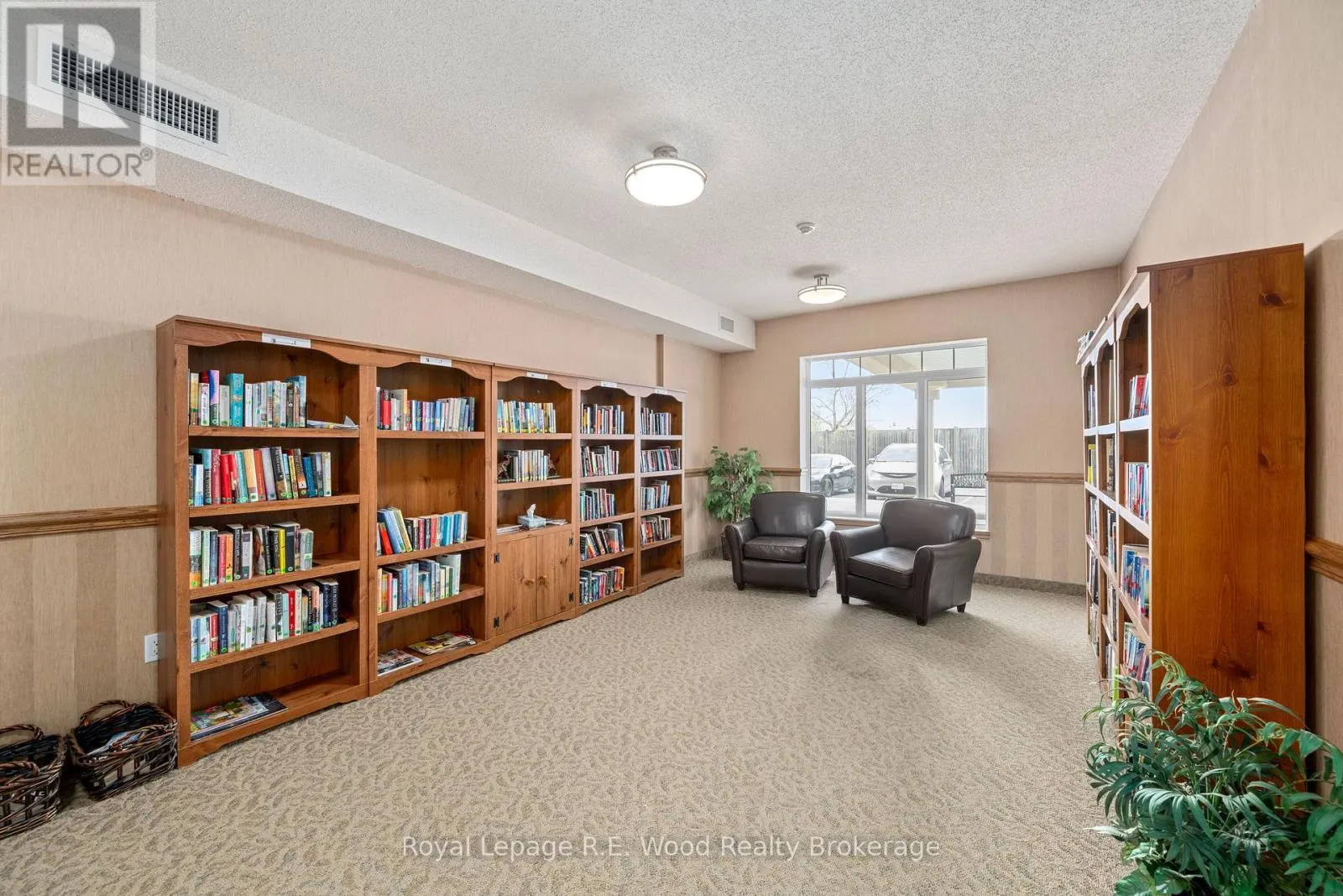 205 - 80 BRIDGE STREET E #205