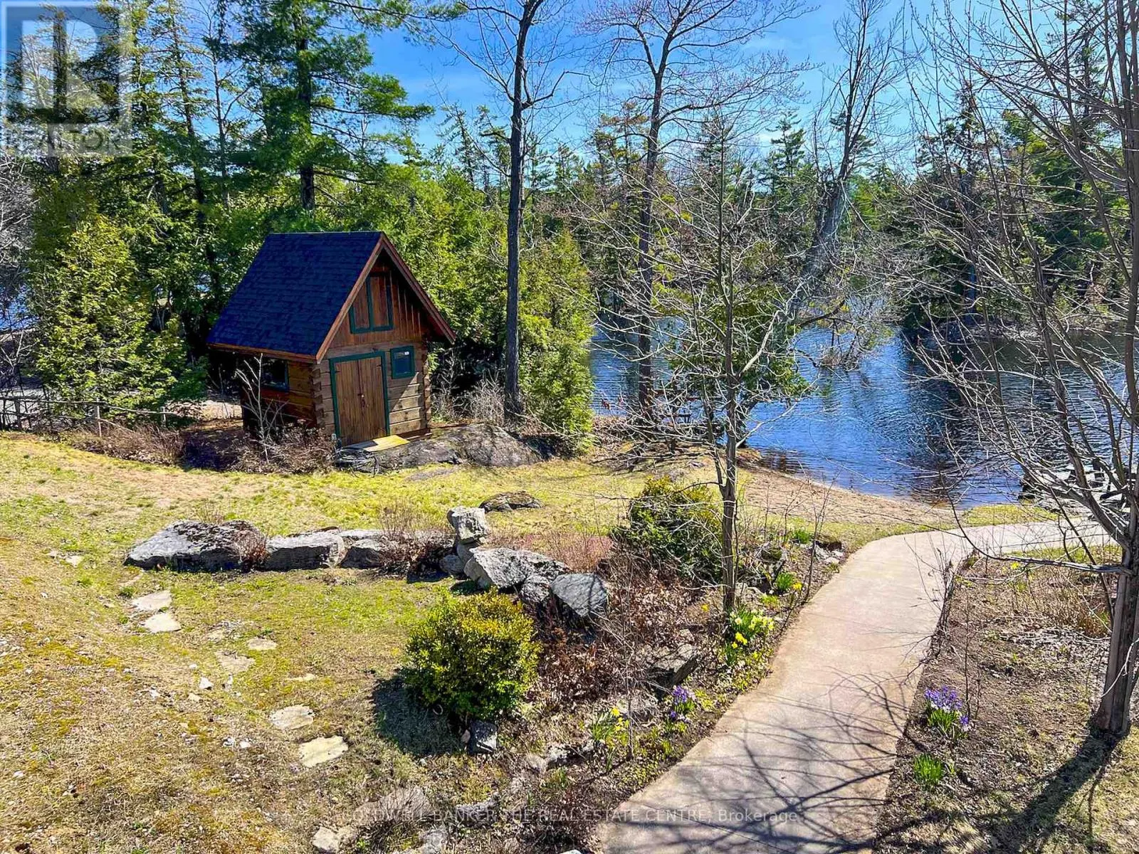 16 EVERGREEN WAY