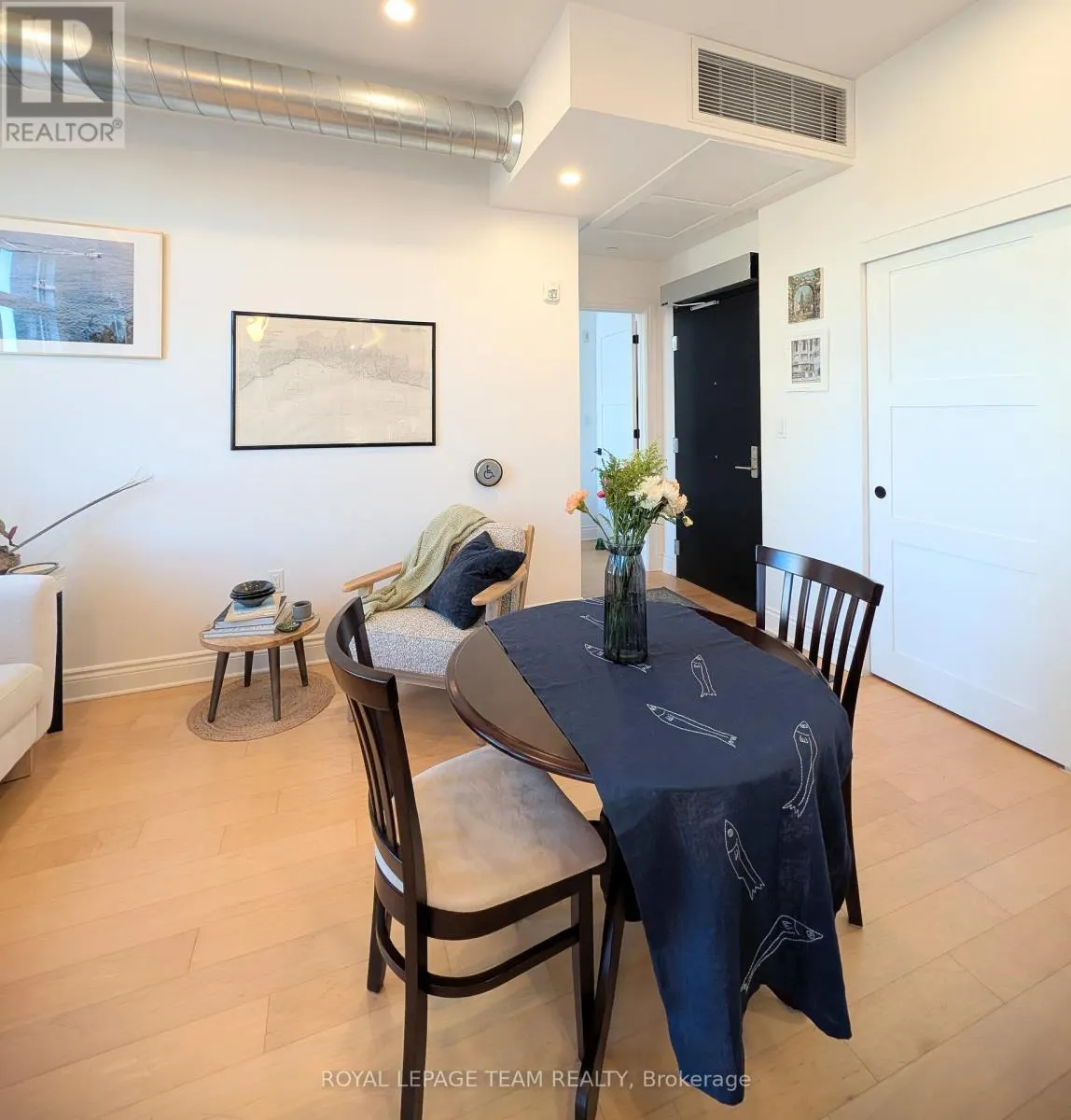 304 - 101 PINHEY STREET