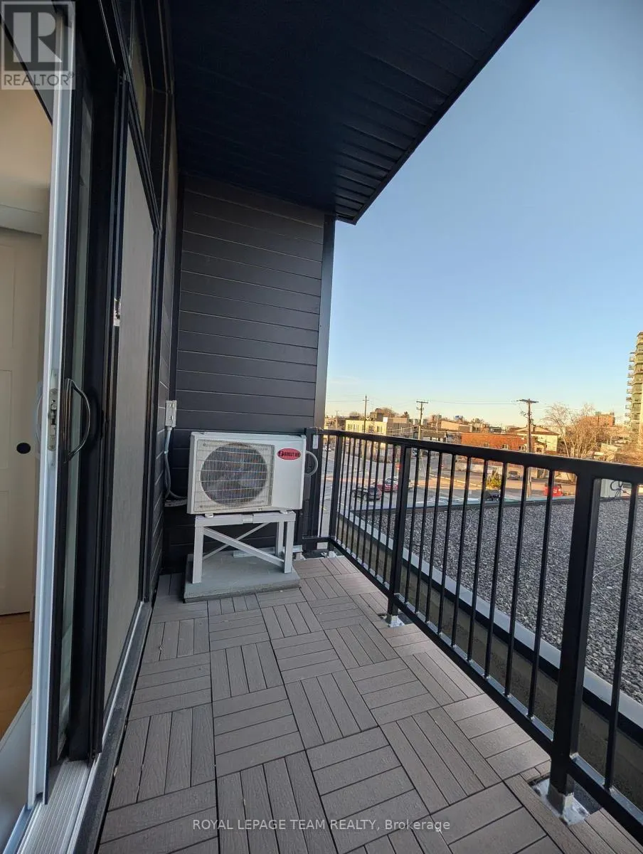 304 - 101 PINHEY STREET
