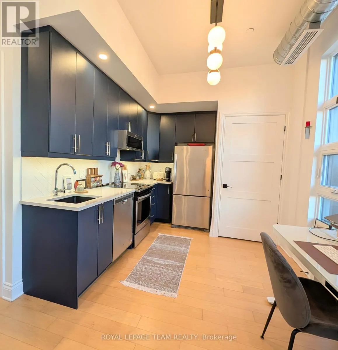 304 - 101 PINHEY STREET