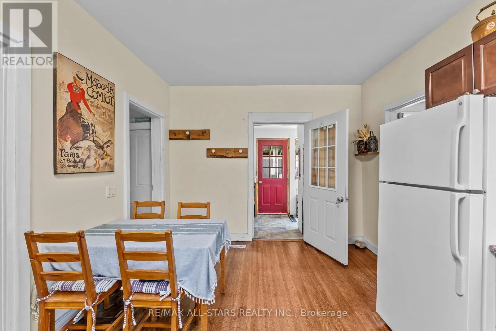 39 FRANCIS STREET W