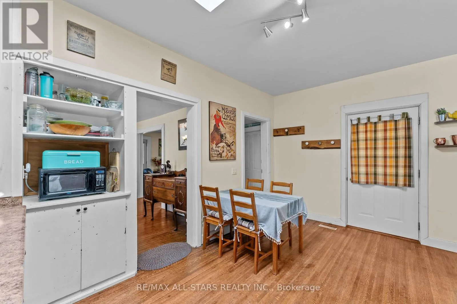 39 FRANCIS STREET W