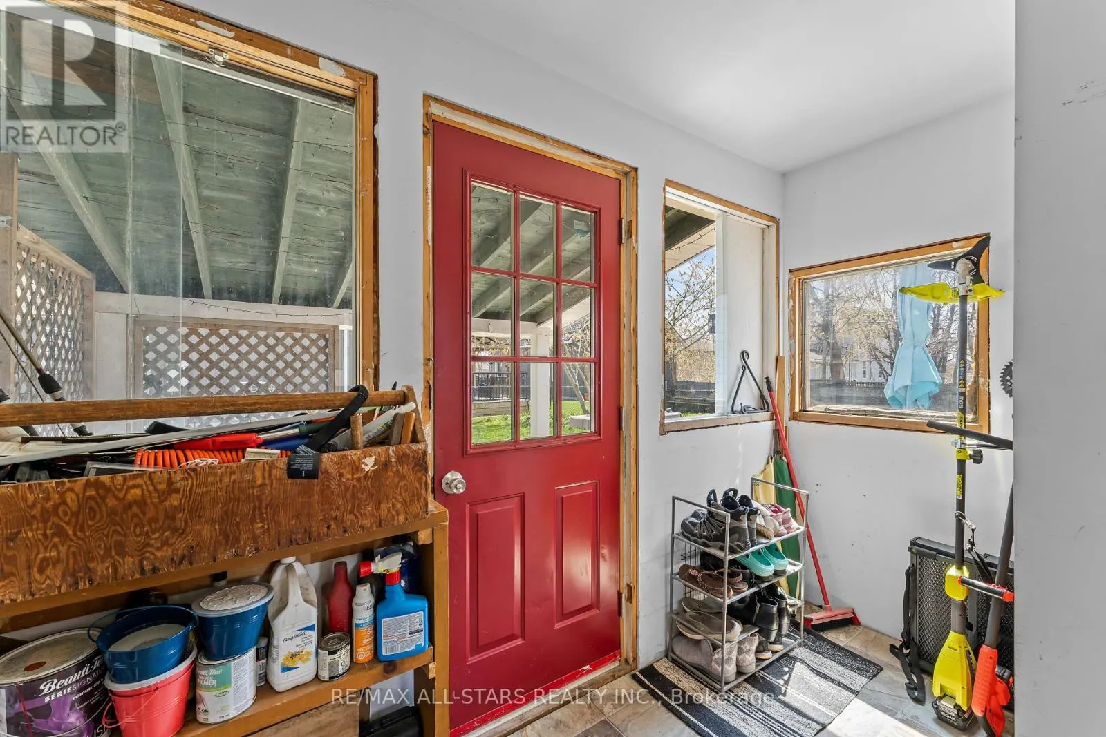 39 FRANCIS STREET W