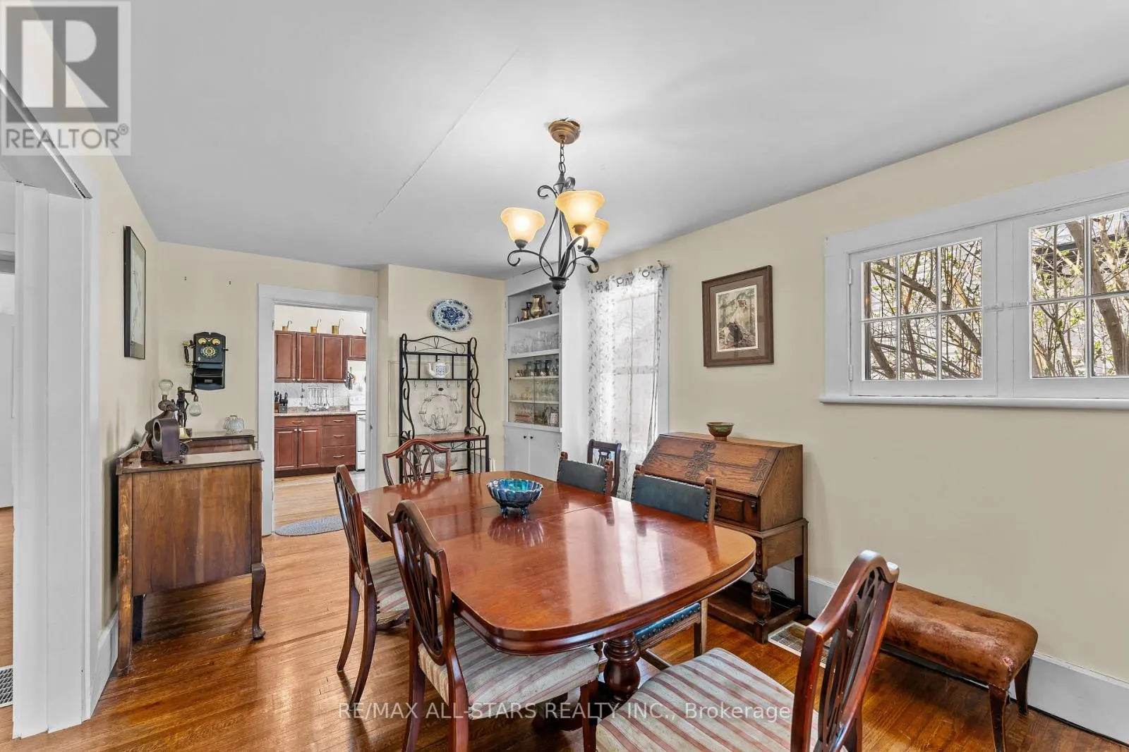 39 FRANCIS STREET W