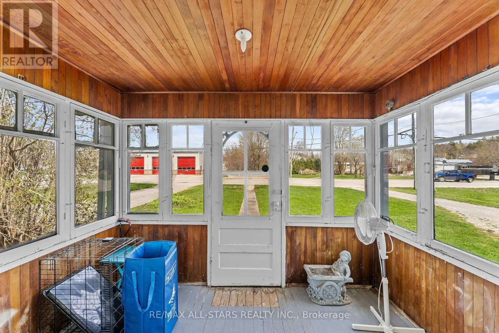 39 FRANCIS STREET W