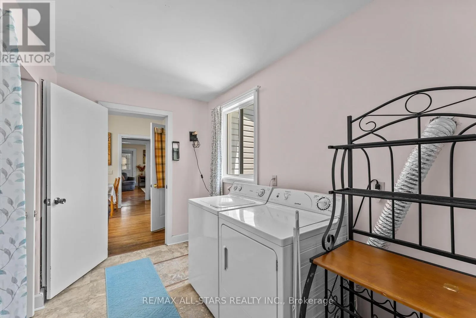 39 FRANCIS STREET W