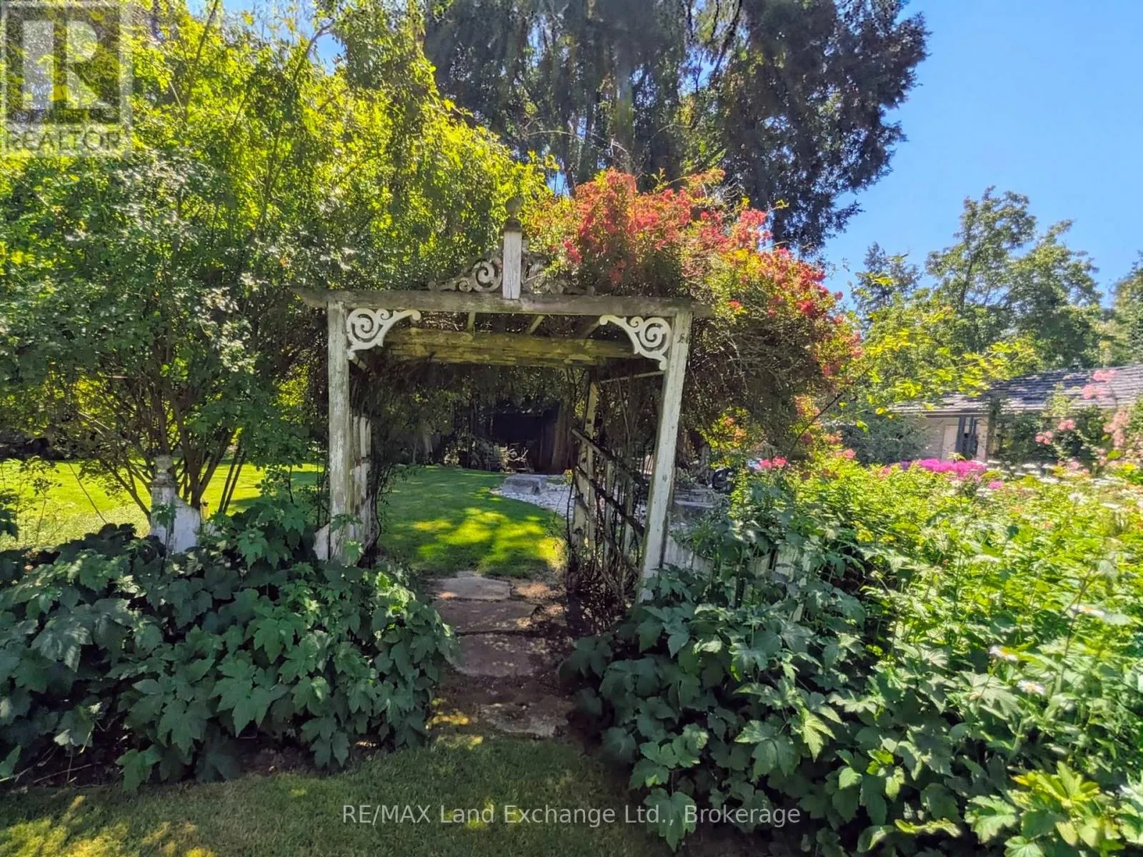 15 NORTH CEDAR LANE